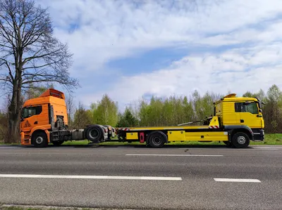 Pomoc Drogowa Kielce Tir Holownik hds laweta mobilny serwis niskopodwoziowy transport maszyn 24/7